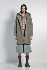 Kurzer Mantel aus Sherpa-Fleece | BOMBOOGIE