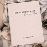 Das Glücksperiment Set | Buch + Kartenset