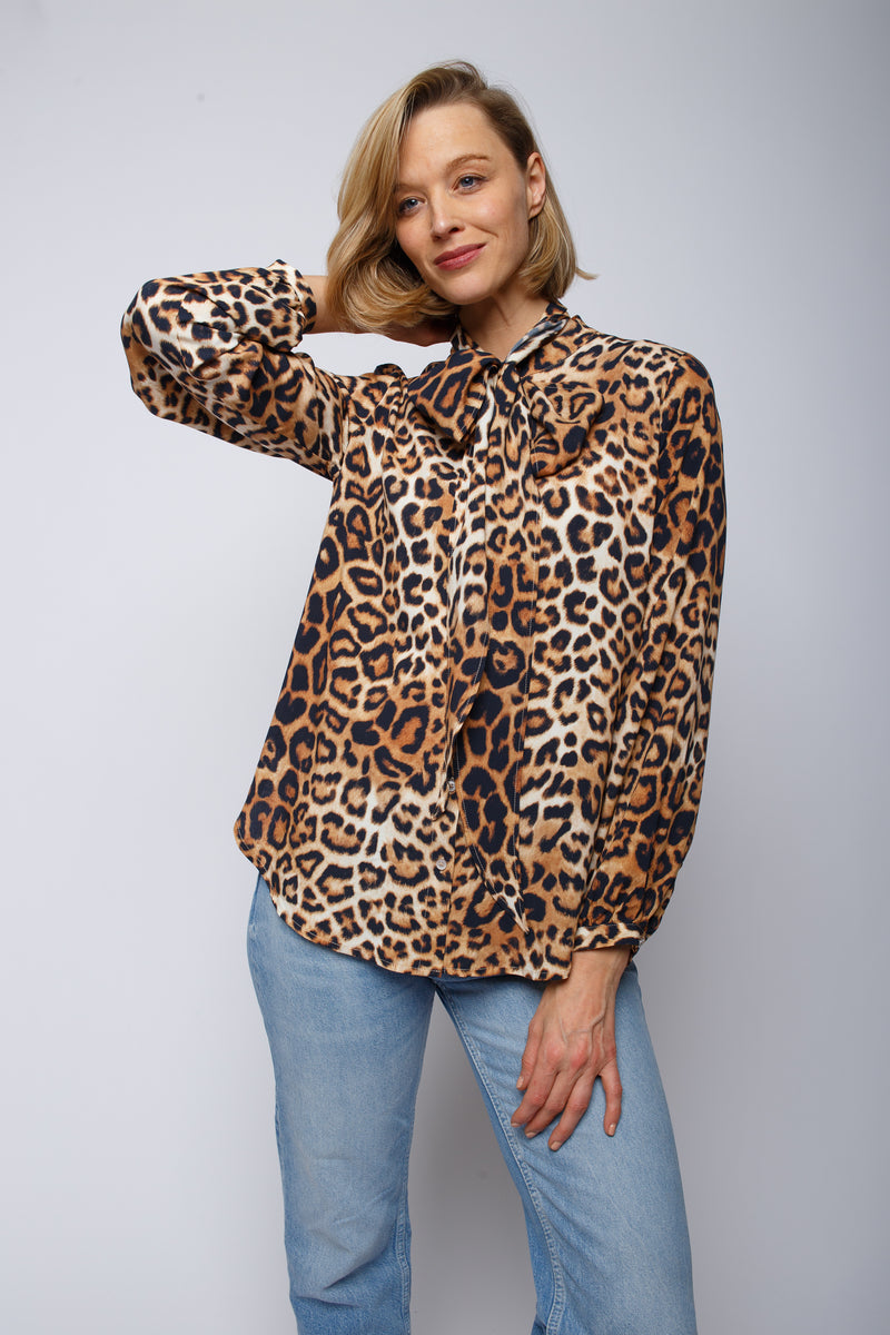 Leo Bluse | Emily van den Bergh